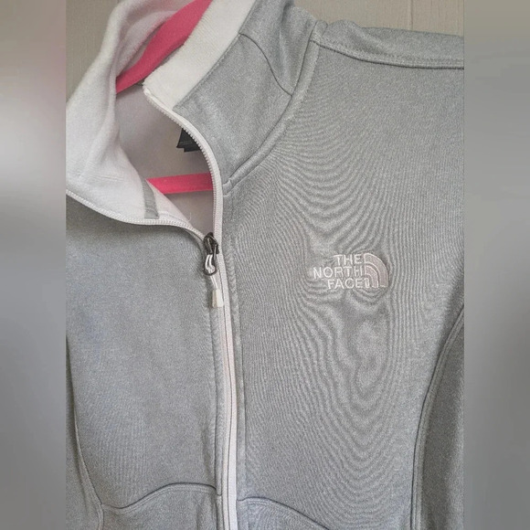 North Face Agave Jacket in Gray White size Medium Warm Cozy Fuzzy - Picture 2 of 9